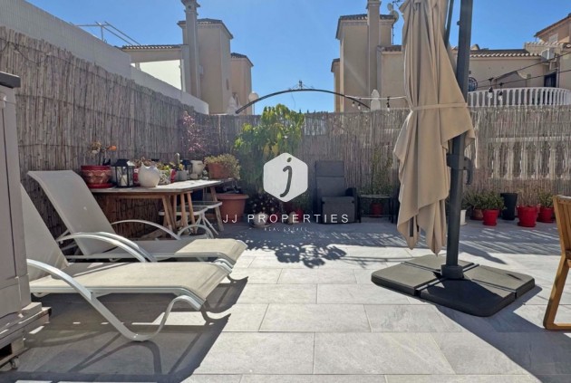 Resale - Chalet -
Orihuela Costa - Costa Blanca