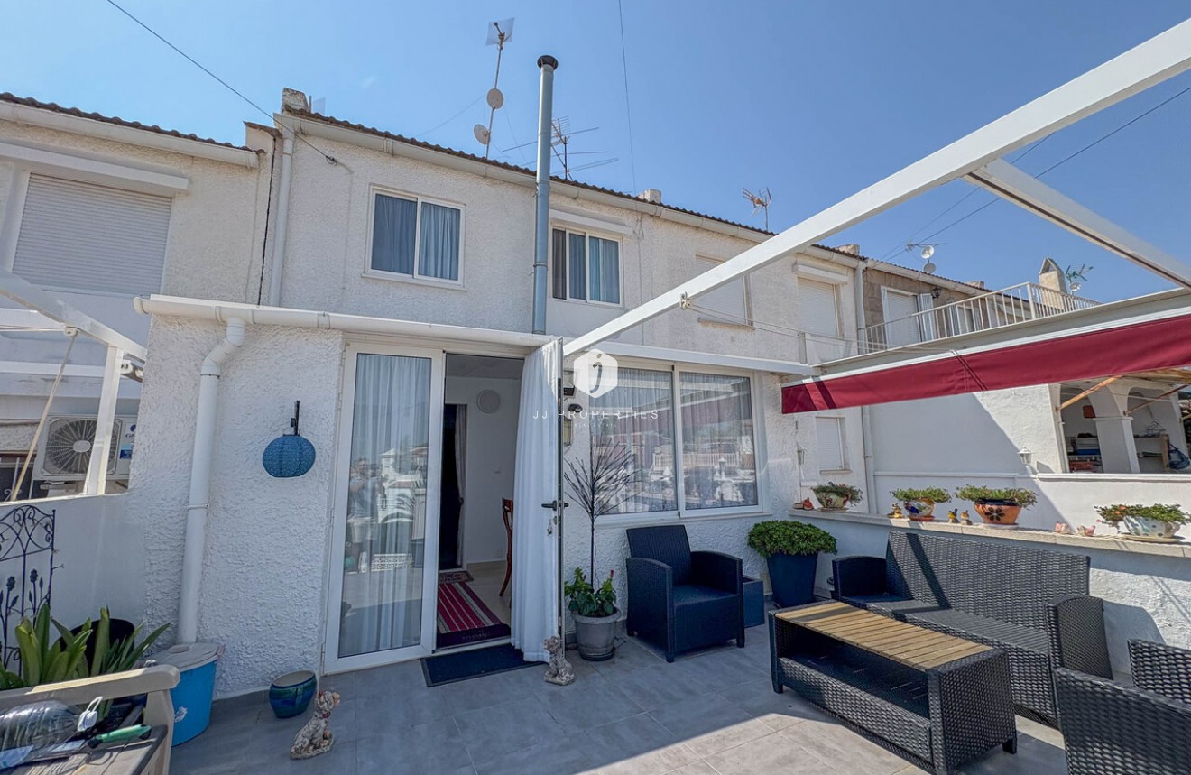Resale - Chalet -
Torrevieja - Costa Blanca