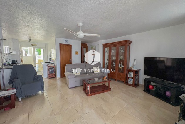 Resale - Chalet -
Torrevieja - Costa Blanca