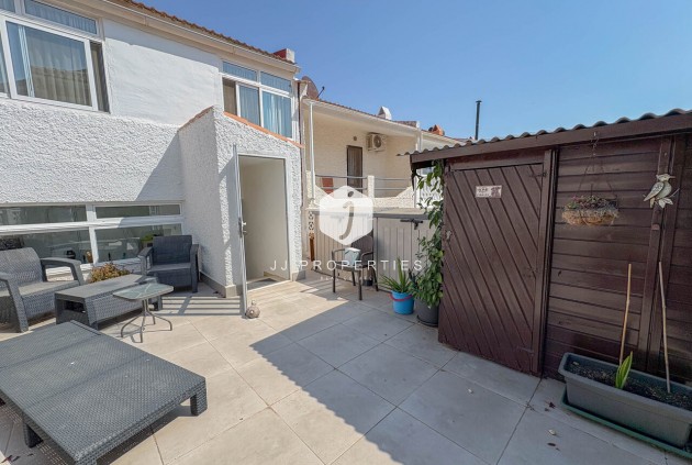 Resale - Chalet -
Torrevieja - Costa Blanca