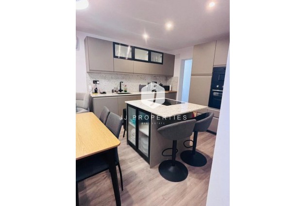 Resale - Chalet -
San Miguel de Salinas - Inland