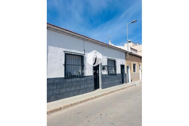 Resale - Chalet -
San Miguel de Salinas - Inland