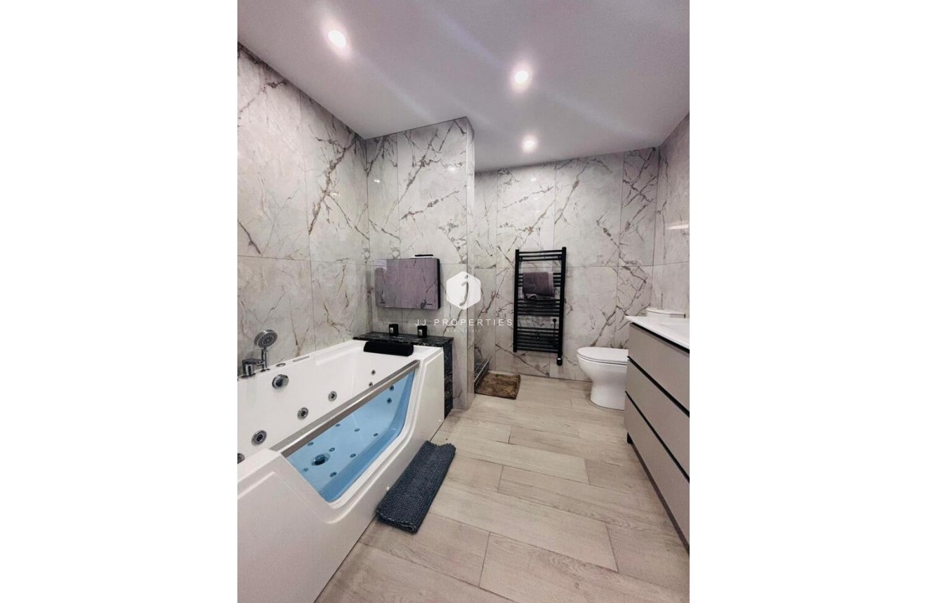 Resale - Chalet -
San Miguel de Salinas - Inland