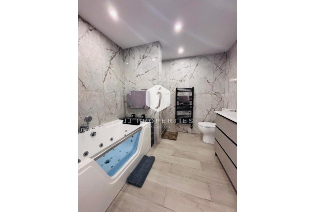 Resale - Chalet -
San Miguel de Salinas - Inland