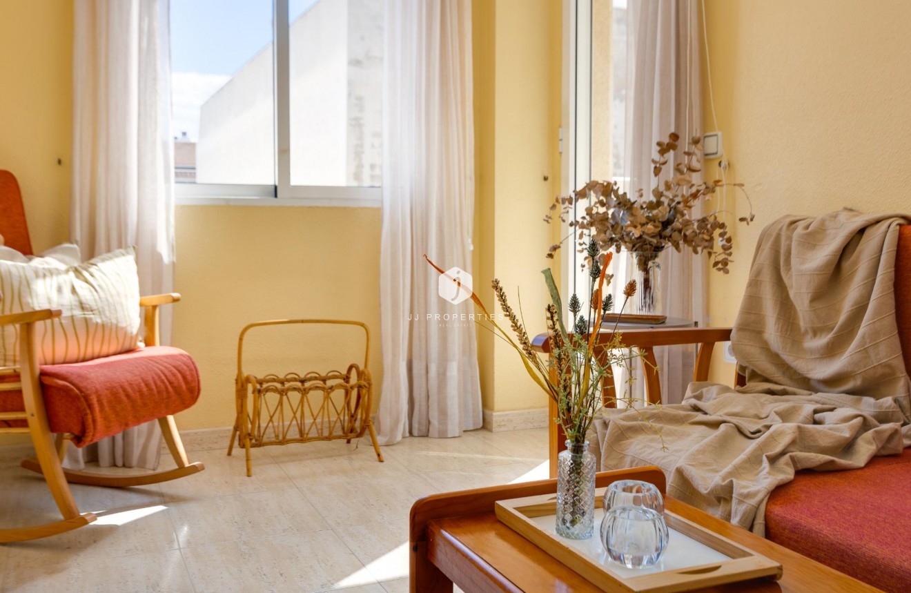 Resale - Apartment / flat -
Torrevieja - Playa del Cura