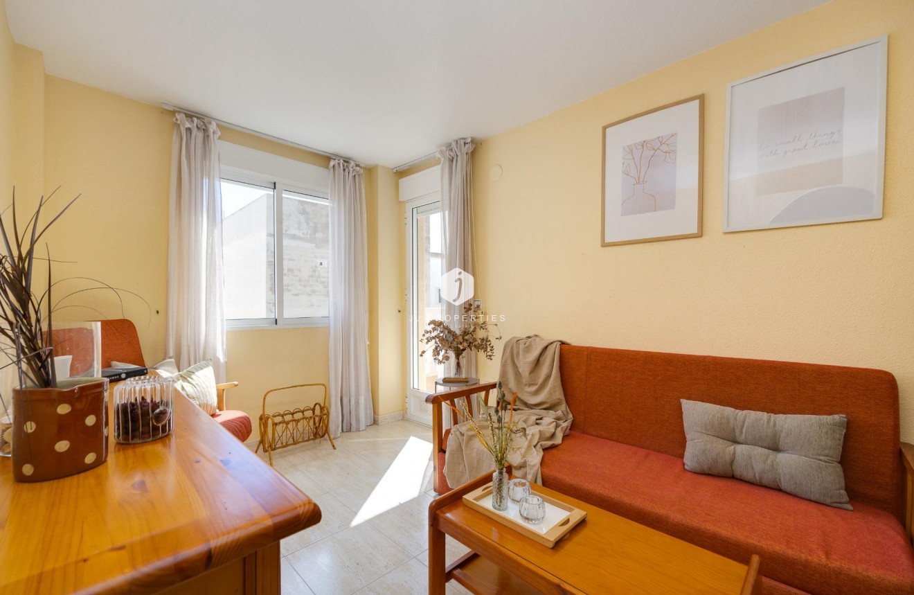 Resale - Apartment / flat -
Torrevieja - Playa del Cura