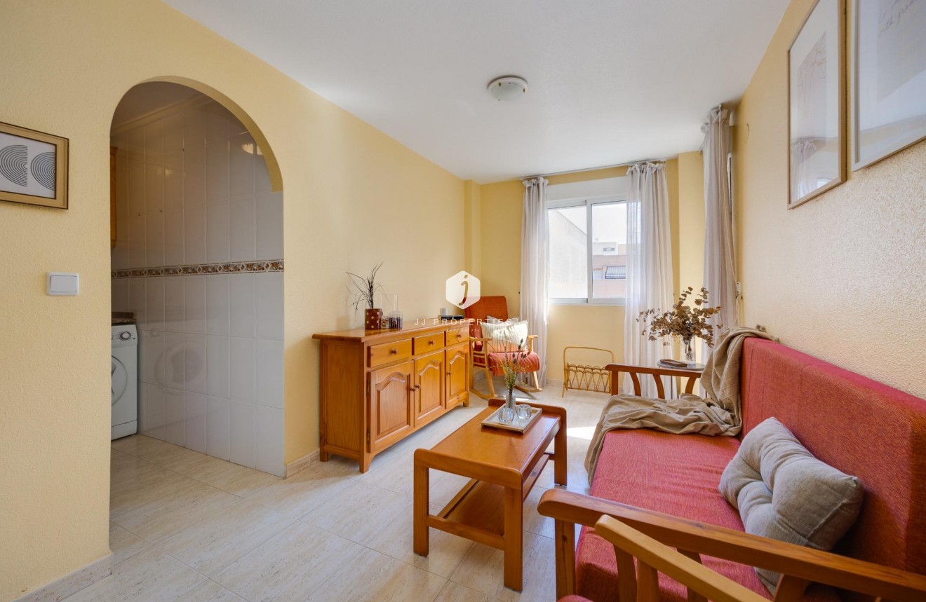 Resale - Apartment / flat -
Torrevieja - Playa del Cura