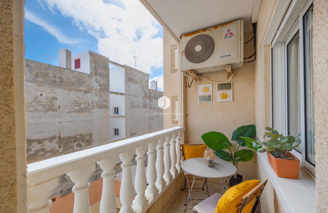 Resale - Apartment / flat -
Torrevieja - Playa del Cura