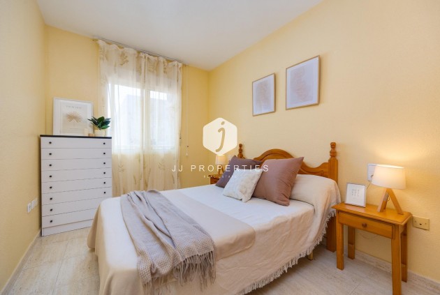 Resale - Apartment / flat -
Torrevieja - Playa del Cura