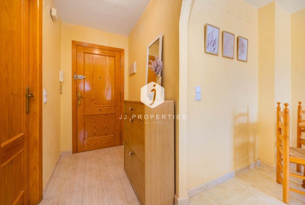 Resale - Apartment / flat -
Torrevieja - Playa del Cura