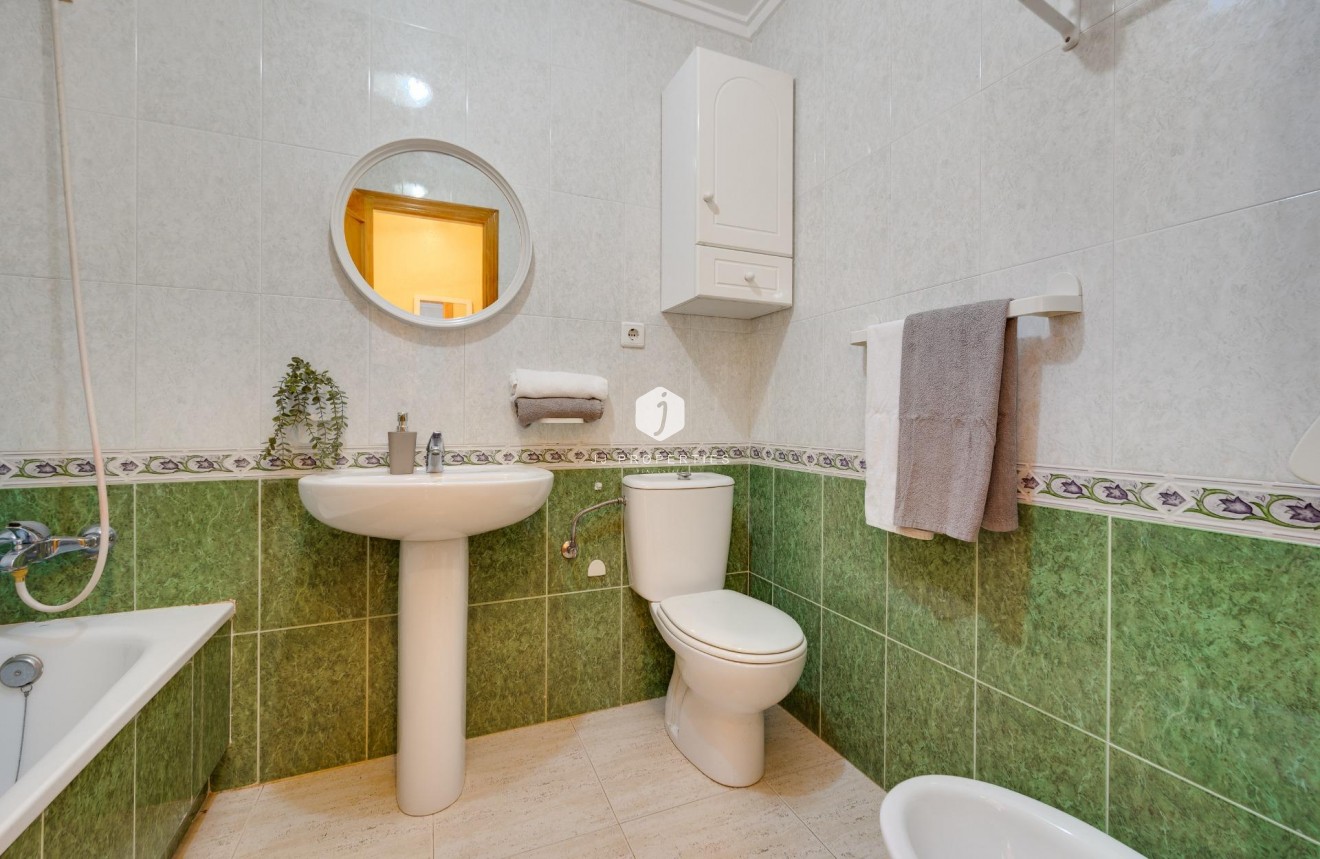 Resale - Apartment / flat -
Torrevieja - Playa del Cura