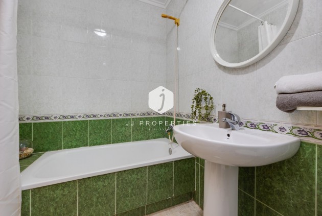 Resale - Apartment / flat -
Torrevieja - Playa del Cura