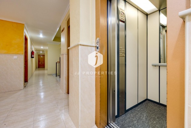 Resale - Apartment / flat -
Torrevieja - Playa del Cura