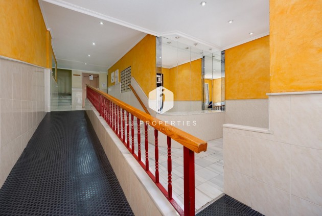 Resale - Apartment / flat -
Torrevieja - Playa del Cura