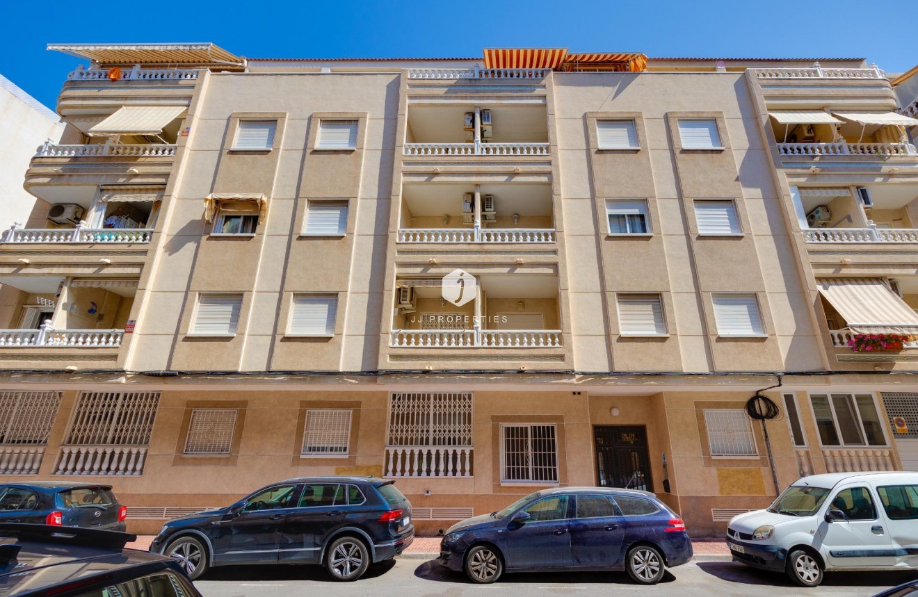 Resale - Apartment / flat -
Torrevieja - Playa del Cura