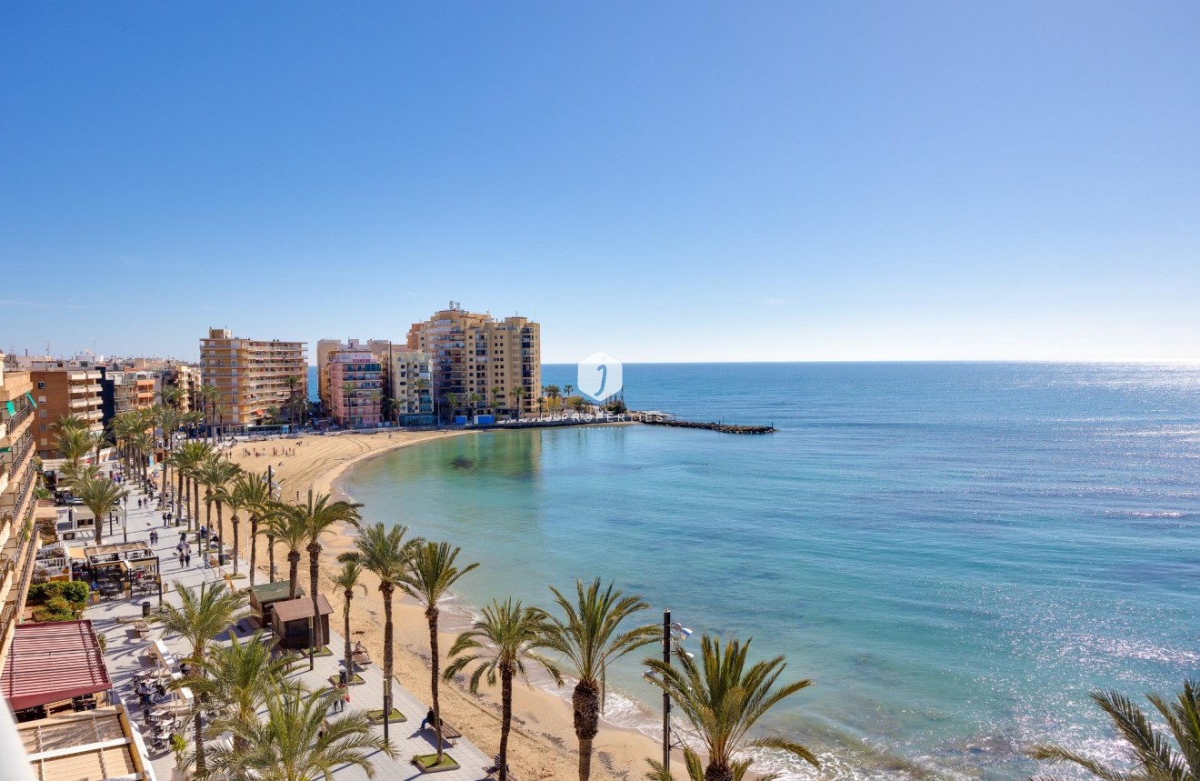 Resale - Apartment / flat -
Torrevieja - Playa del Cura