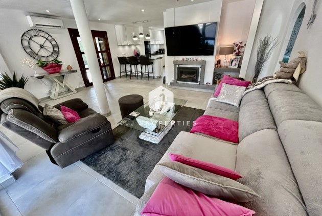 Resale - Villa -
Cabo Roig - Costa Blanca