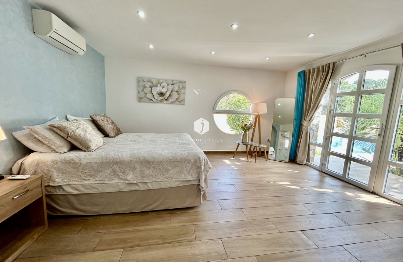 Resale - Villa -
Cabo Roig - Costa Blanca