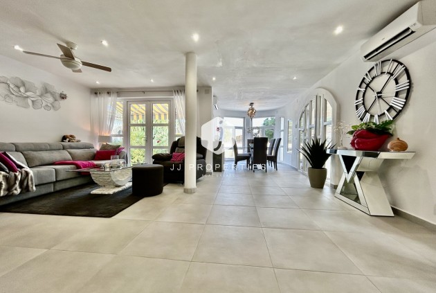 Resale - Villa -
Cabo Roig - Costa Blanca