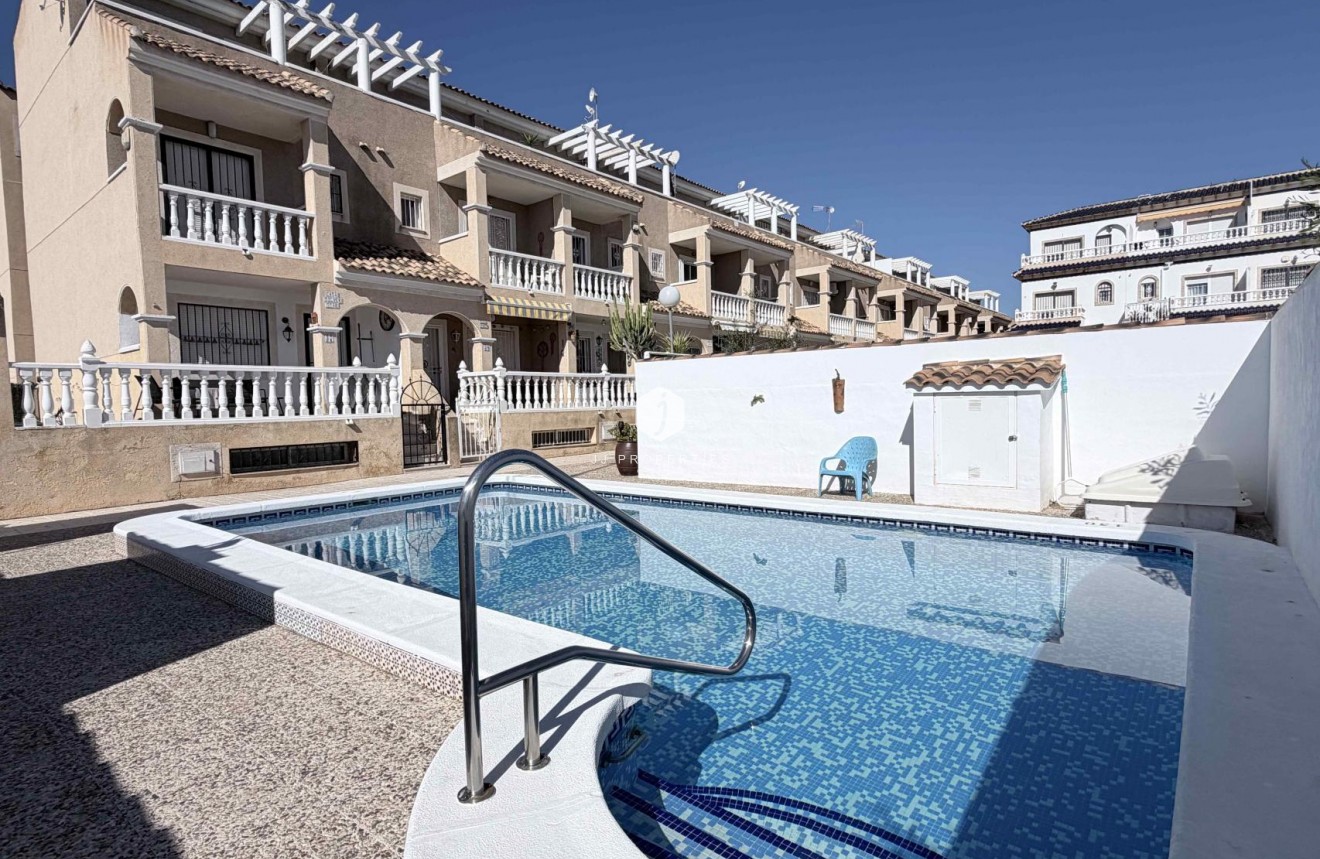 Resale - Chalet -
Orihuela Costa - Costa Blanca