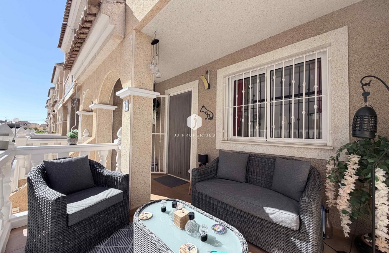 Resale - Chalet -
Orihuela Costa - Costa Blanca