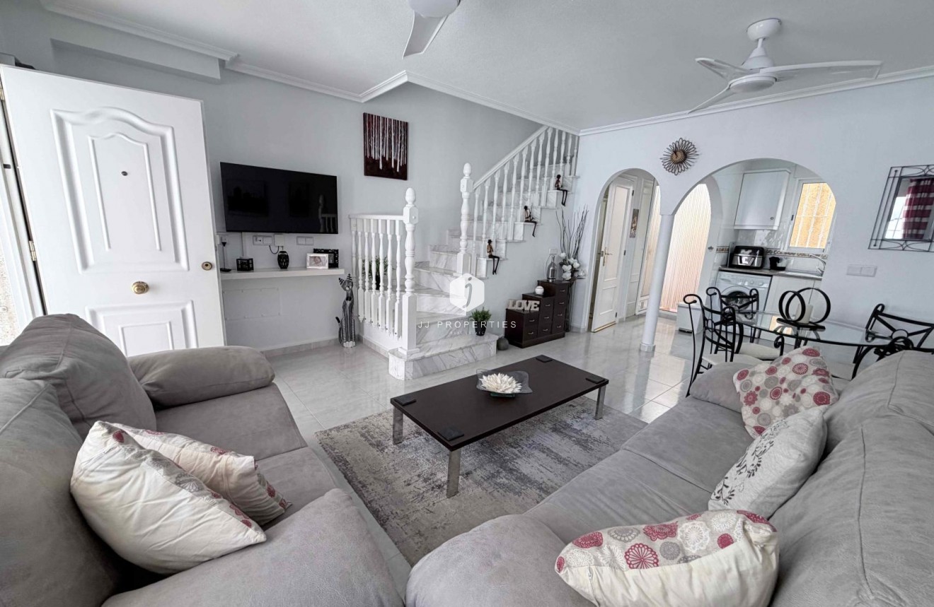 Resale - Chalet -
Orihuela Costa - Costa Blanca