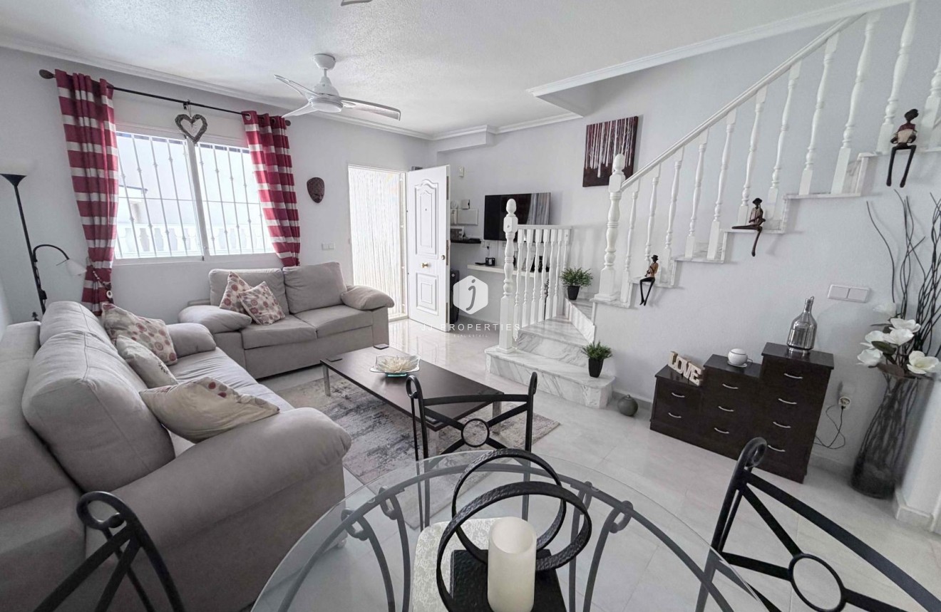 Resale - Chalet -
Orihuela Costa - Costa Blanca