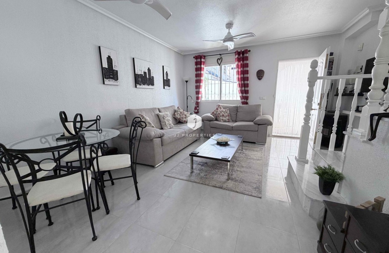 Resale - Chalet -
Orihuela Costa - Costa Blanca