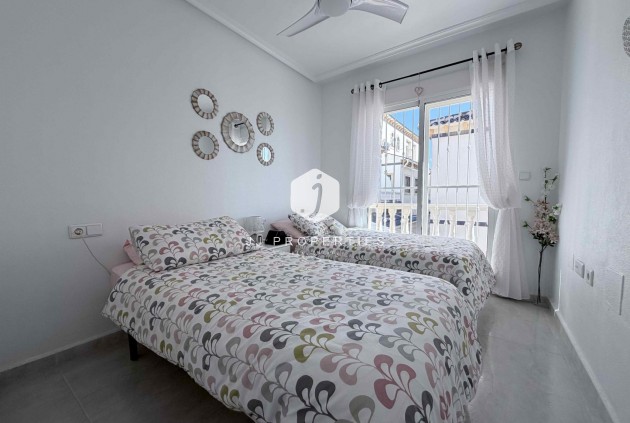 Resale - Chalet -
Orihuela Costa - Costa Blanca