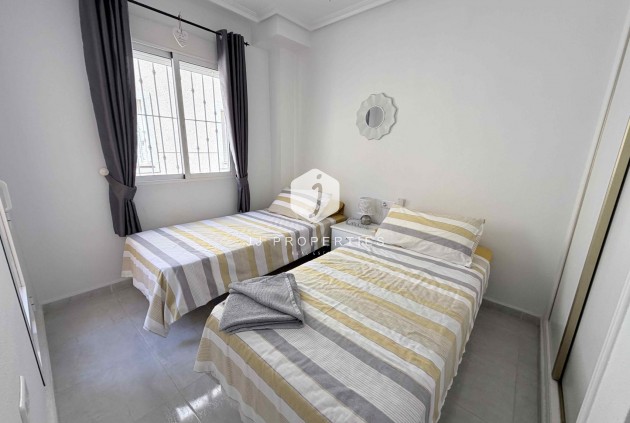 Resale - Chalet -
Orihuela Costa - Costa Blanca