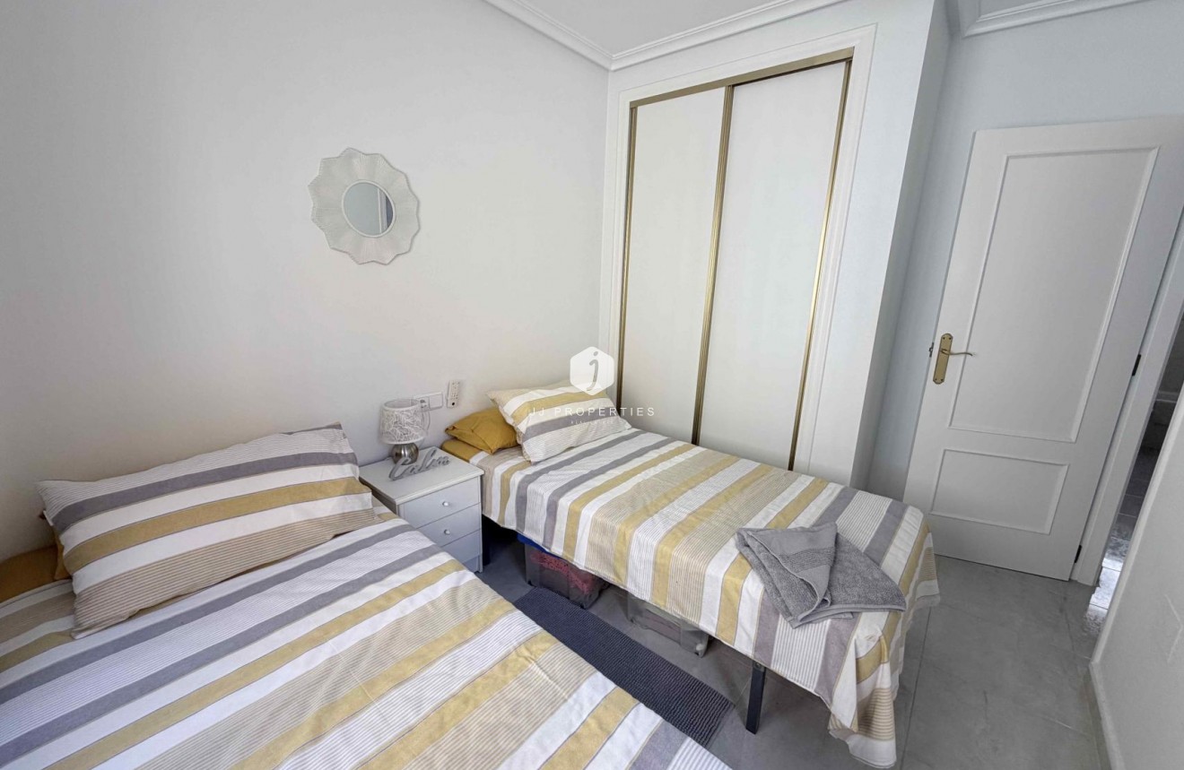 Resale - Chalet -
Orihuela Costa - Costa Blanca