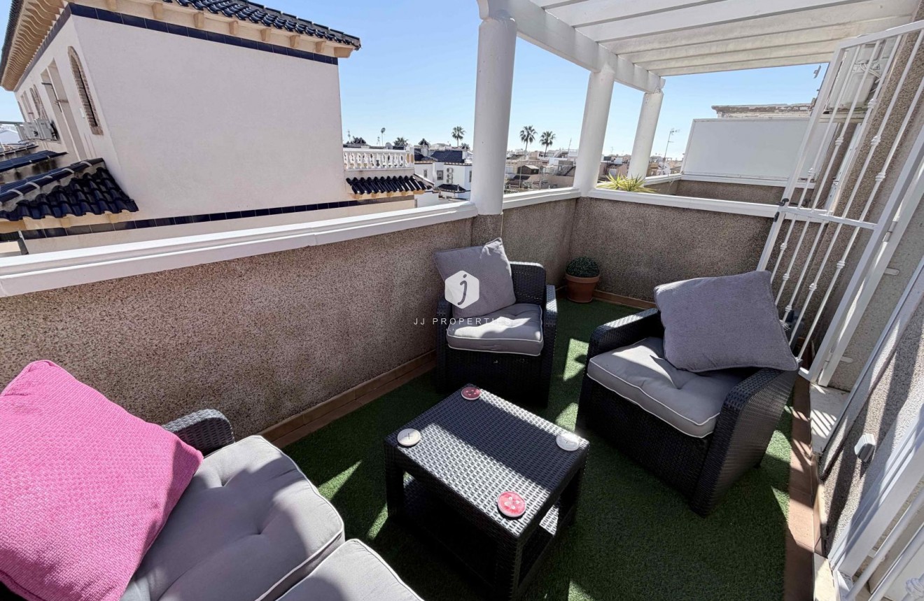 Resale - Chalet -
Orihuela Costa - Costa Blanca