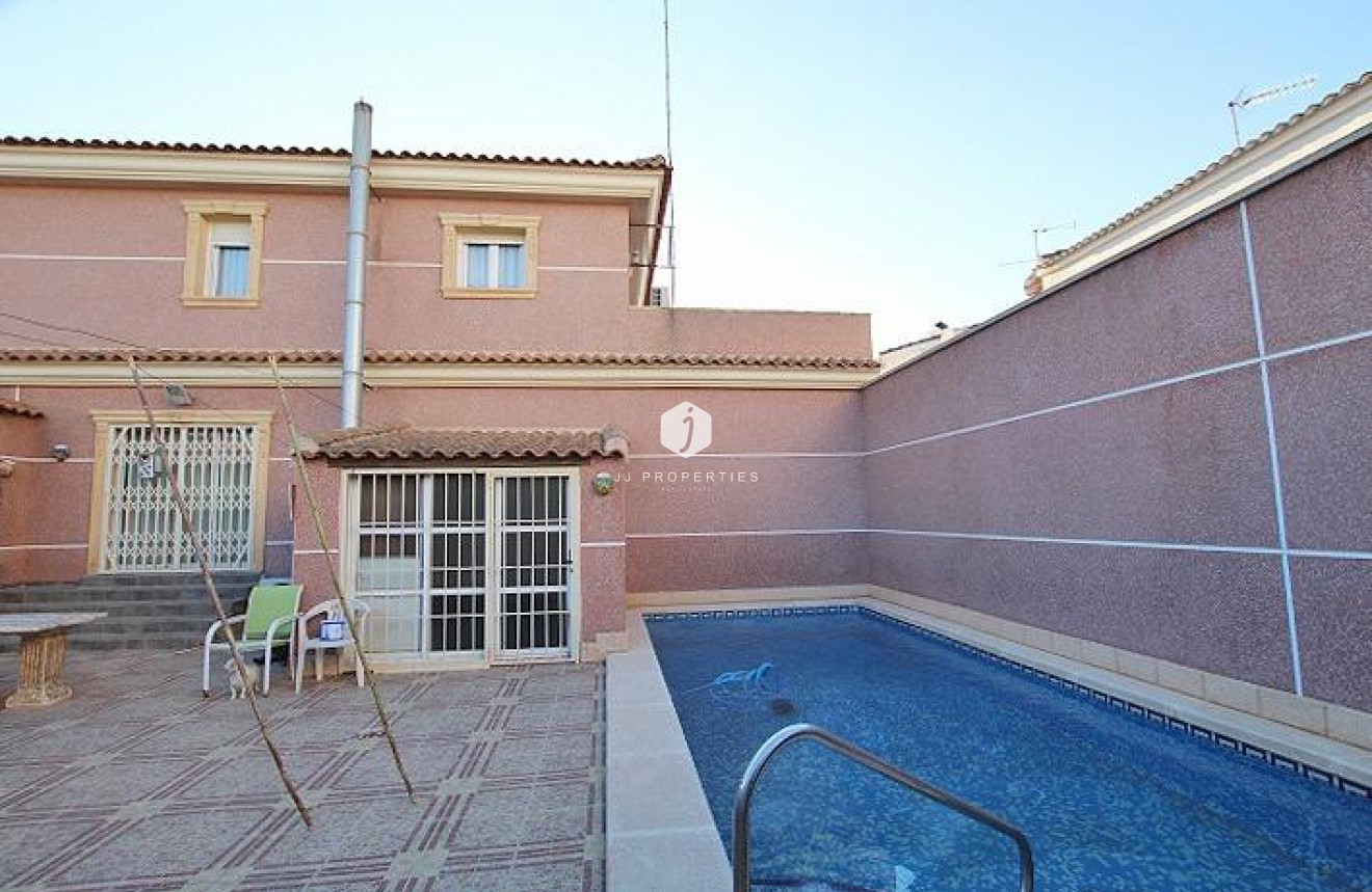 Resale - Villa -
Formentera del Segura - Formentera De Segura
