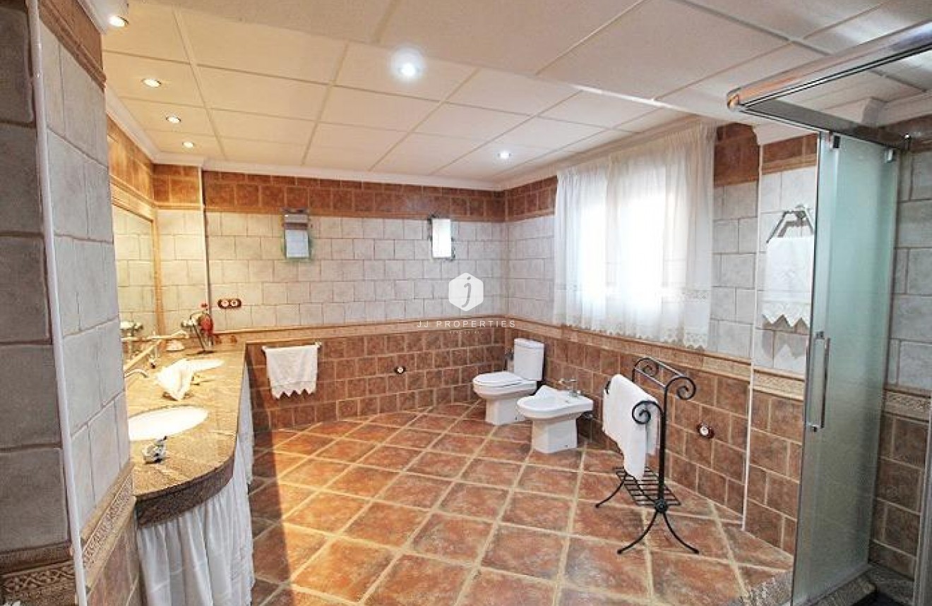 Resale - Villa -
Formentera del Segura - Formentera De Segura