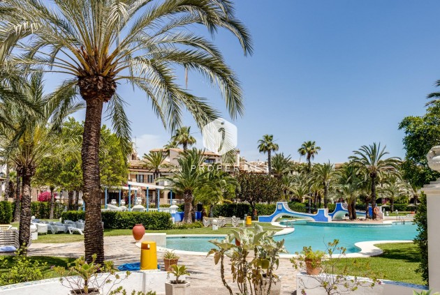 Resale - Apartment / flat -
Torrevieja - Playa de los Locos