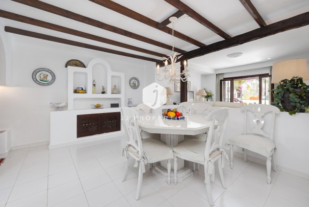 Resale - Apartment / flat -
Torrevieja - Playa de los Locos