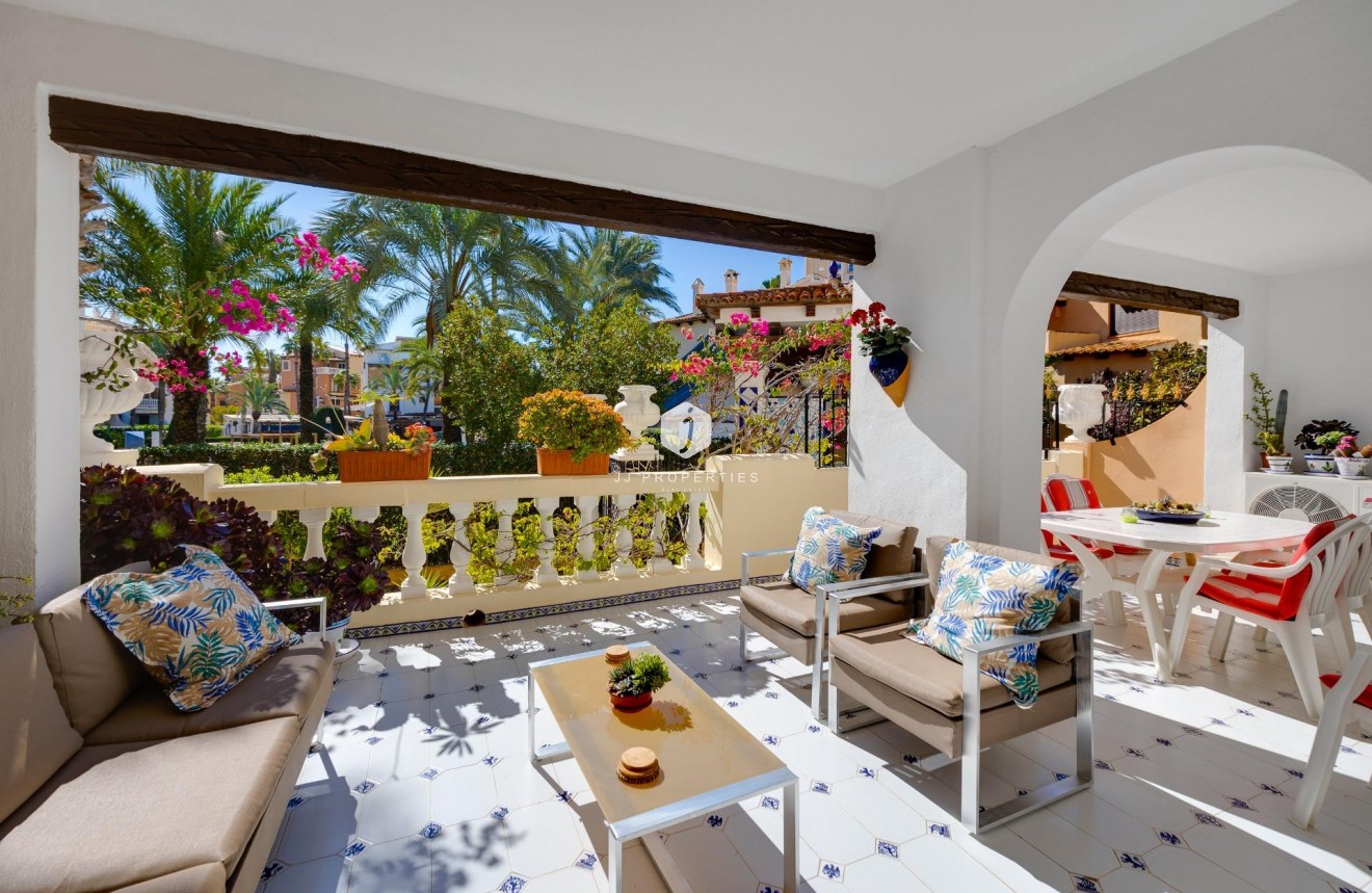 Resale - Apartment / flat -
Torrevieja - Playa de los Locos