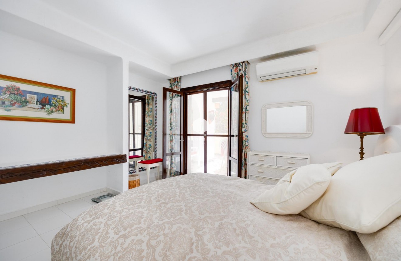 Resale - Apartment / flat -
Torrevieja - Playa de los Locos