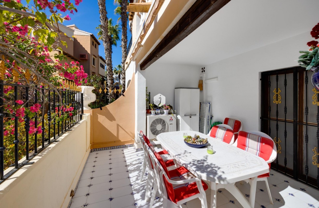 Resale - Apartment / flat -
Torrevieja - Playa de los Locos