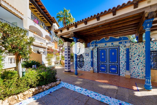 Resale - Apartment / flat -
Torrevieja - Playa de los Locos