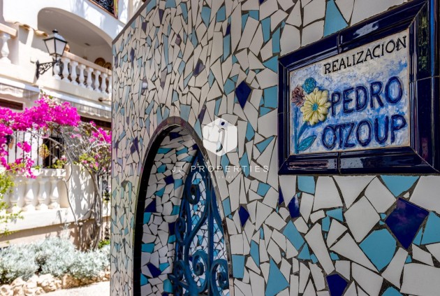 Resale - Apartment / flat -
Torrevieja - Playa de los Locos