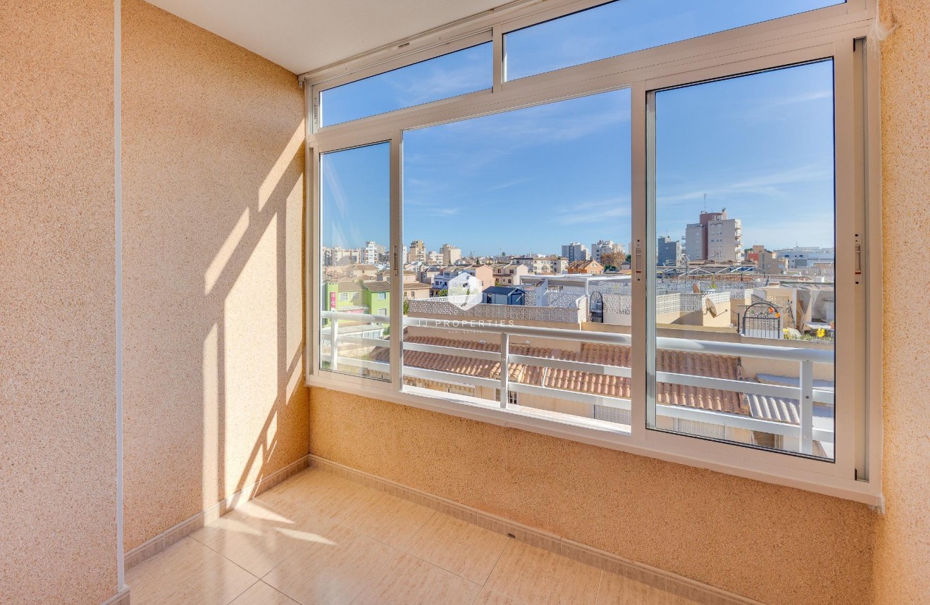 Resale - Apartment / flat -
Torrevieja - Estacion de autobuses
