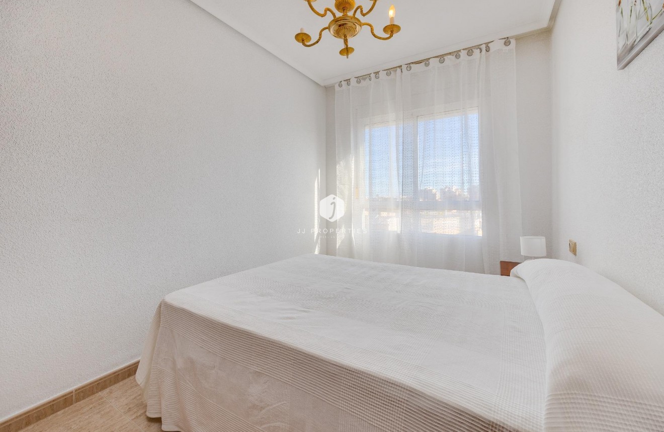 Resale - Apartment / flat -
Torrevieja - Estacion de autobuses