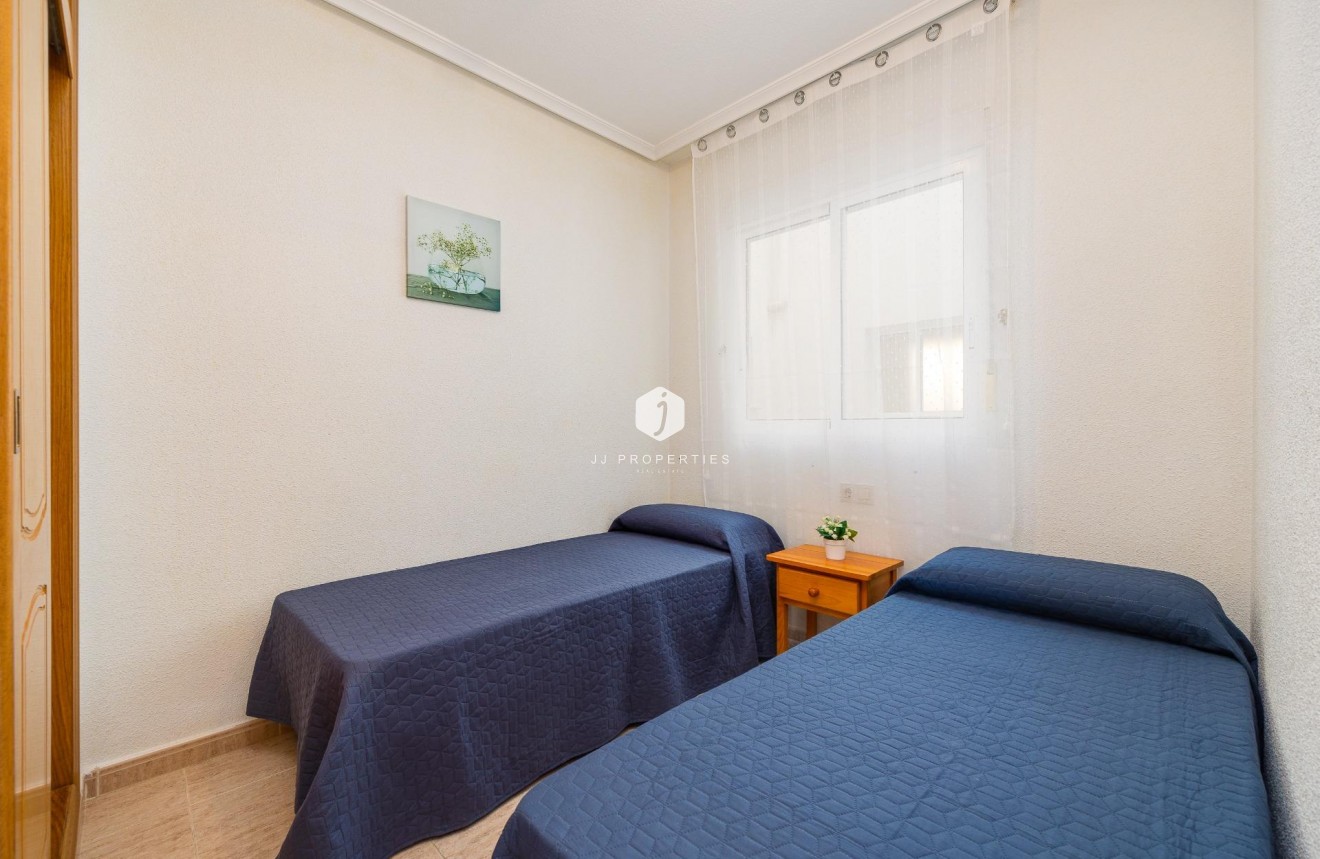 Resale - Apartment / flat -
Torrevieja - Estacion de autobuses