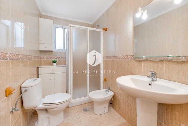 Resale - Apartment / flat -
Torrevieja - Estacion de autobuses