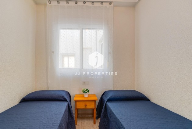 Resale - Apartment / flat -
Torrevieja - Estacion de autobuses