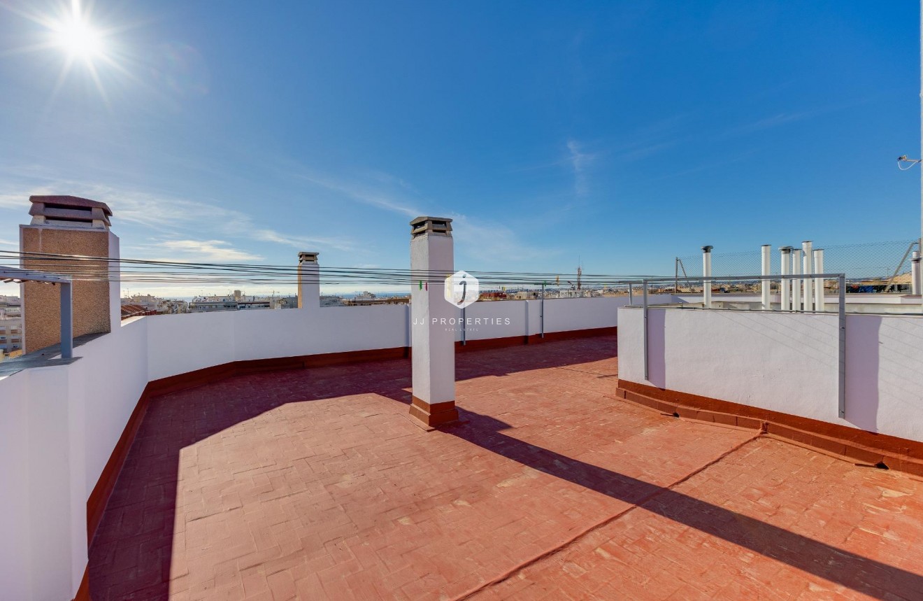 Resale - Apartment / flat -
Torrevieja - Estacion de autobuses