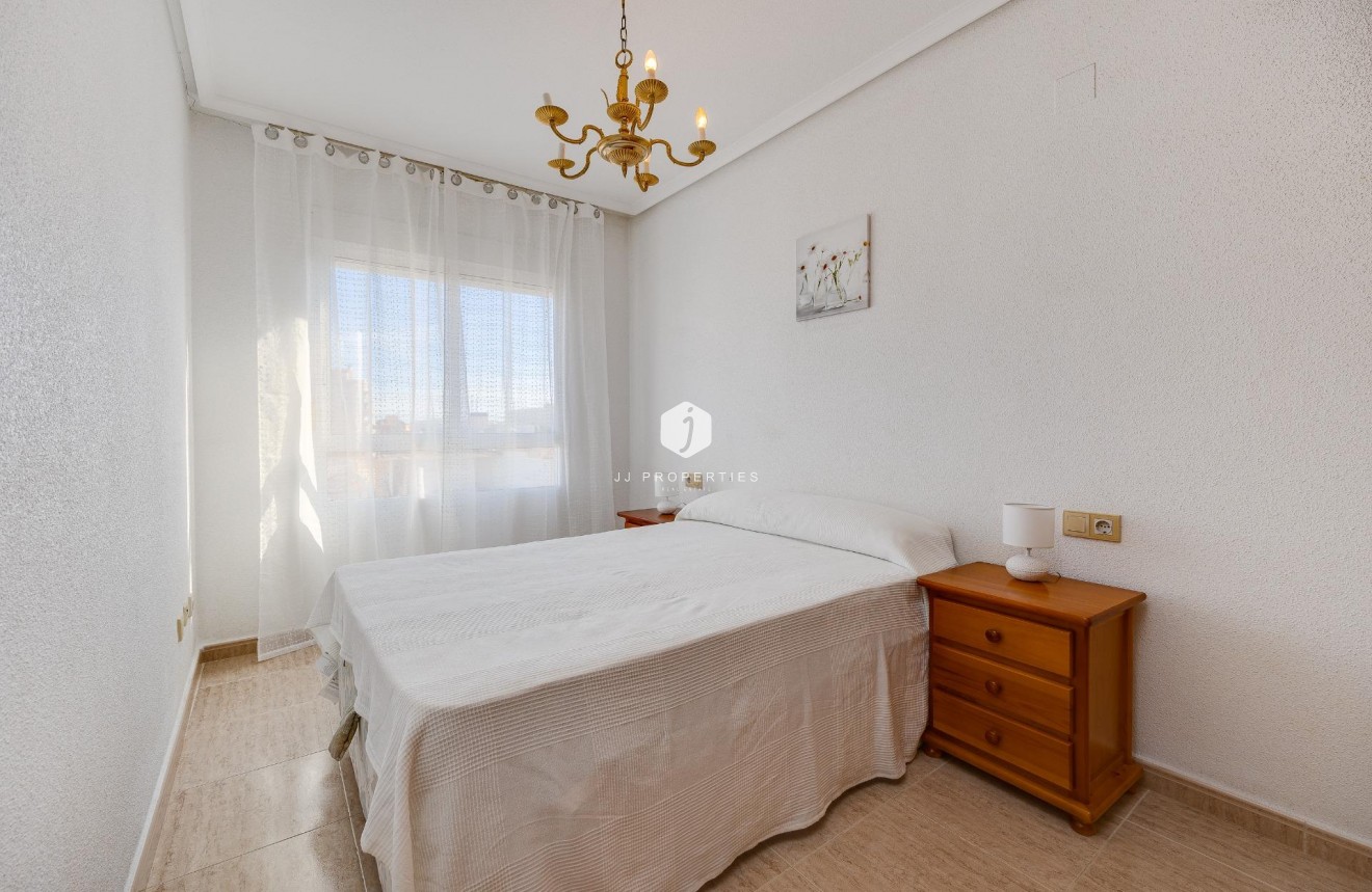 Resale - Apartment / flat -
Torrevieja - Estacion de autobuses
