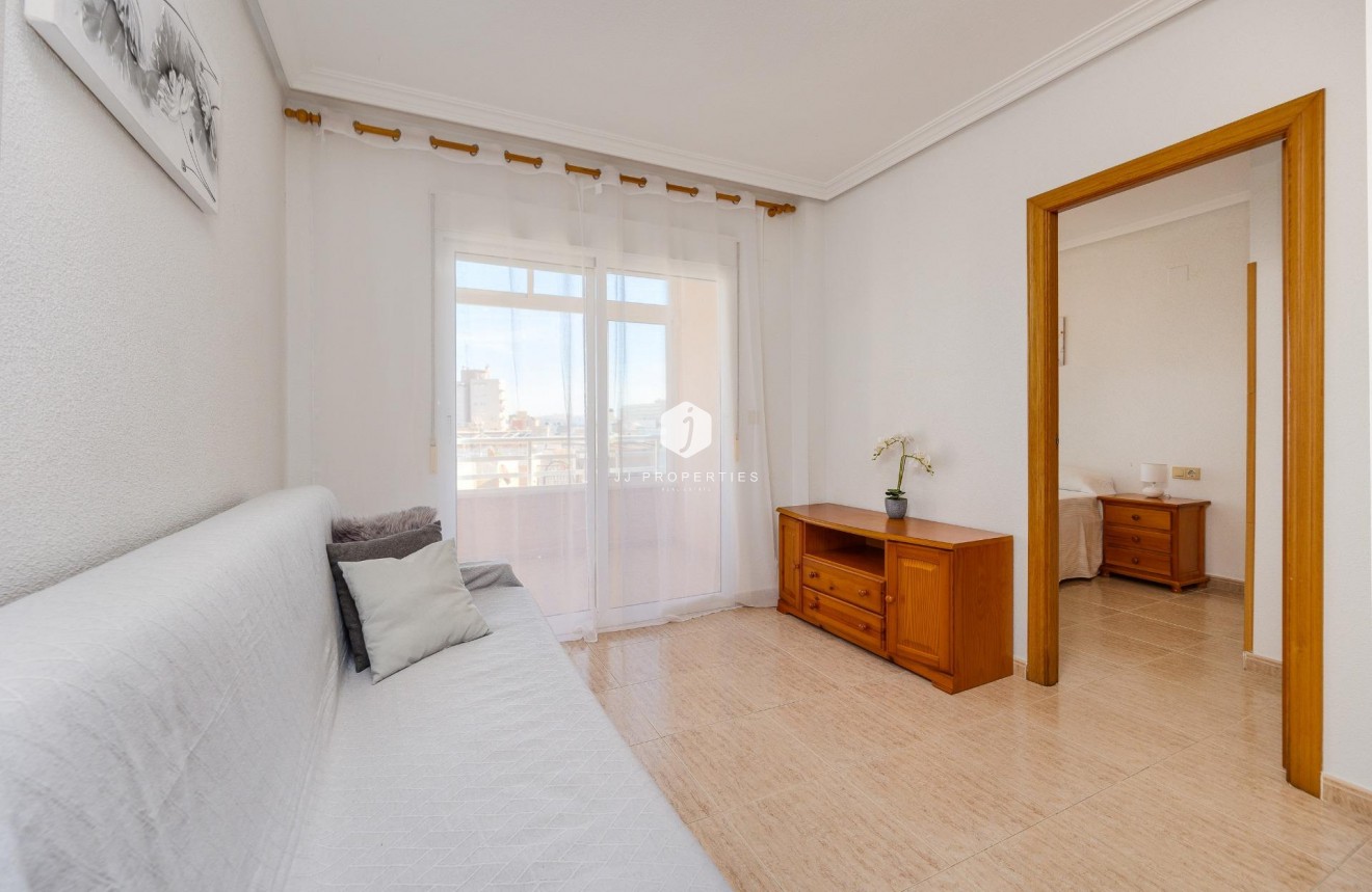 Resale - Apartment / flat -
Torrevieja - Estacion de autobuses
