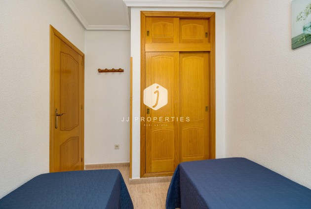 Resale - Apartment / flat -
Torrevieja - Estacion de autobuses